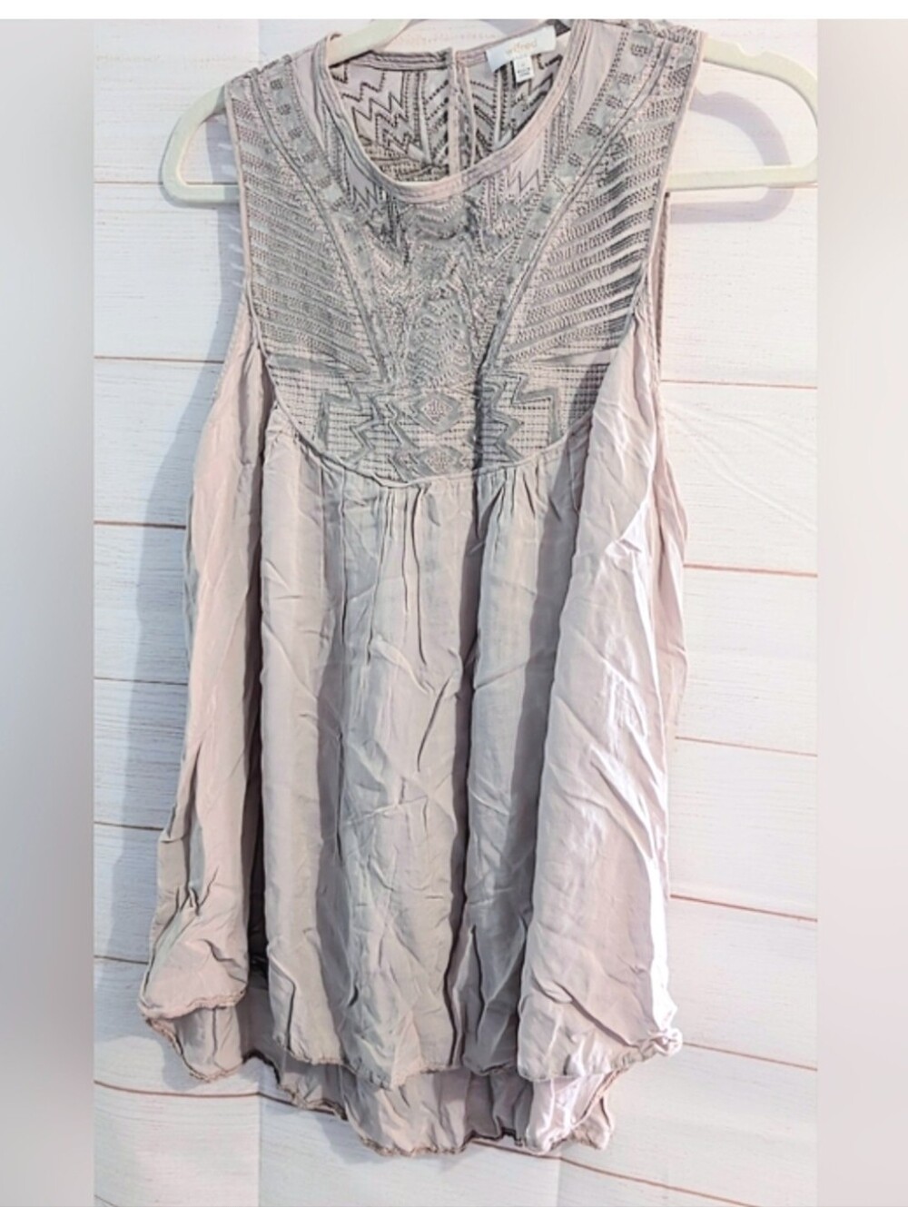 Nwot Aritzia Wilfred Embroidered Silk Detail Flowy Tank Blouse  Size Medium